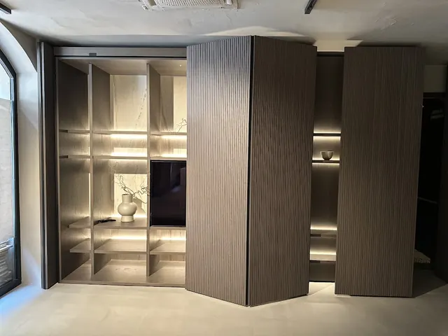 RM Living | Kitchens, Bathrooms, Custom Closets, Furniture