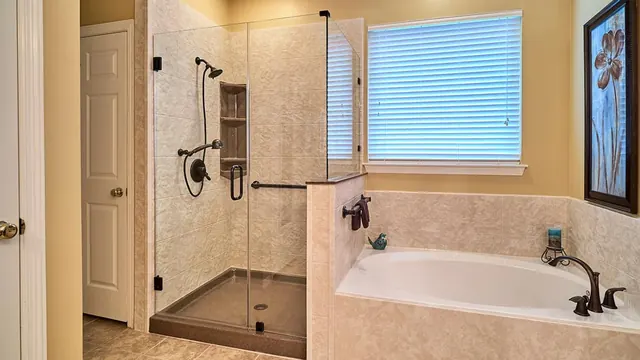 Level Up Baths of Dayton