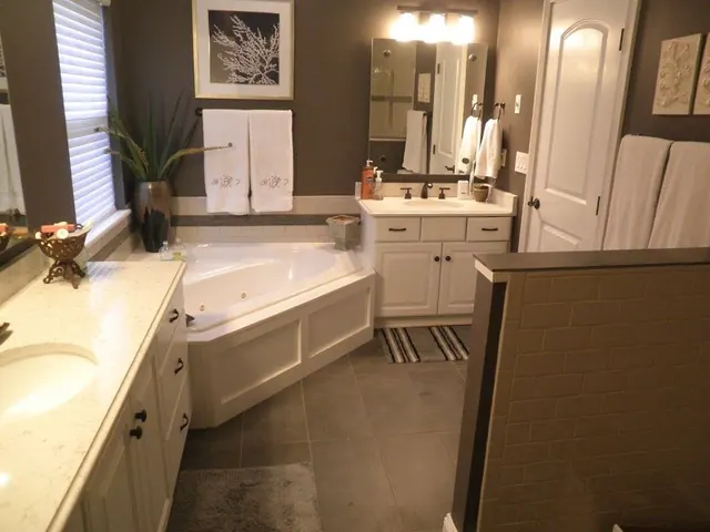 D. Thomas Remodeling LLC