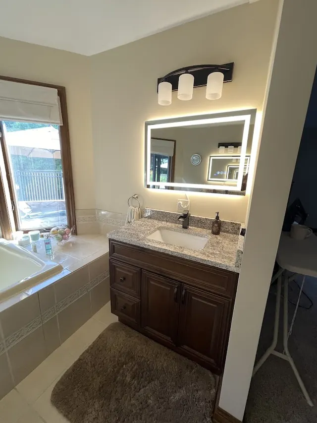 Lakeview Kitchen & Bath