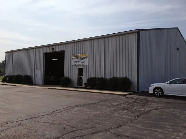 Sylvania Auto Restyling & Glass