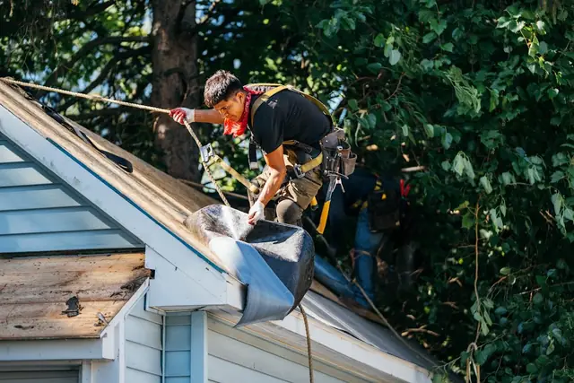 Oaks Roofing & Siding