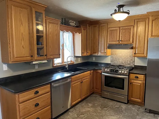 Custom Counter Top & Kitchens